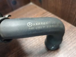 Mercedes-Benz Vito Viano W639 Durite de refroidissement tube A639832642A63983264A63983