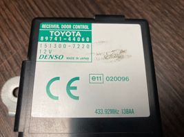 Toyota Avensis Verso Centralina/modulo chiusura centralizzata portiere 8974144060