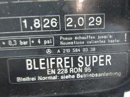 Mercedes-Benz E W210 Sportello del serbatoio del carburante 
