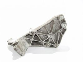 Nissan Pathfinder R51 Supporto del generatore/alternatore 