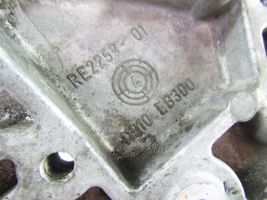 Nissan Pathfinder R51 Supporto del generatore/alternatore 