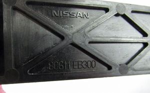 Nissan Navara D40 Poignée extérieure de porte arrière 