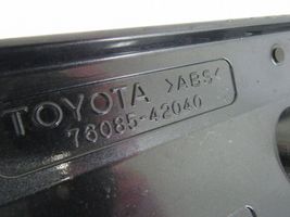 Toyota RAV 4 (XA30) Spoileris galinio stiklo 