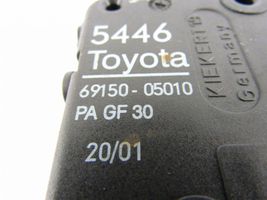 Toyota Avensis T220 Centrinio užrakto varikliukas 