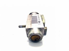 Mercedes-Benz C W203 Air conditioning (A/C) expansion valve 