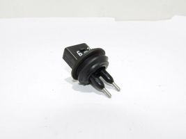 Volkswagen PASSAT B5.5 Windshield washer fluid level sensor 