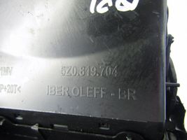 Volkswagen Fox Dysze / Kratki środkowego nawiewu deski rozdzielczej 