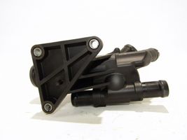 Nissan X-Trail T32 Boîtier de thermostat 