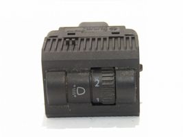 Volkswagen Polo IV 9N3 Headlight level height control switch 