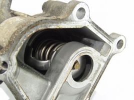 Nissan X-Trail T30 Boîtier de thermostat 