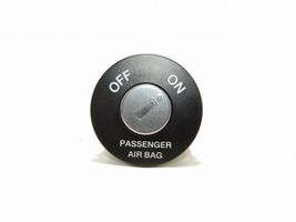 KIA Sorento Passenger airbag on/off switch 