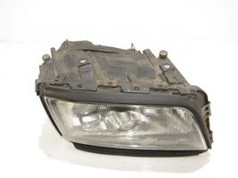 Audi A8 S8 D2 4D Lampa przednia 