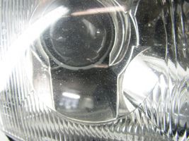 Audi A8 S8 D2 4D Lampa przednia 