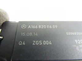 Mercedes-Benz A W176 Pystyantennivahvistin 