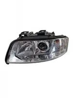 Audi A6 S6 C5 4B Lampa przednia 