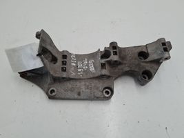 Volkswagen New Beetle Soporte del alternador 045903113C