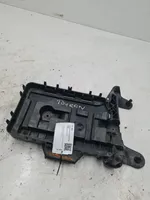 Volkswagen Touran I Battery tray 1K0915333