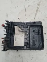 Volkswagen Touran I Fuse module 017181301