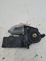 Volkswagen PASSAT B5 Front door window regulator motor 