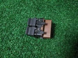 Renault Megane I Electric window control switch 015085B