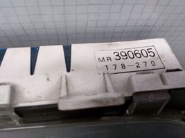 Mitsubishi Space Wagon Compteur de vitesse tableau de bord MR390605