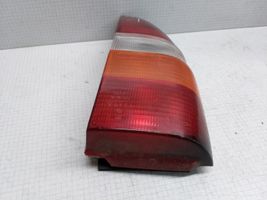 Ford Escort Lampa tylna 27304128D