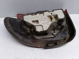 Mazda E2000 - E2200 Luci posteriori 22061364