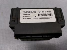 Volvo V70 Ramka / Moduł bezpieczników 8645729