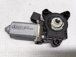 Mercedes-Benz C W203 Передний двигатель механизма для подъема окон A2208204642