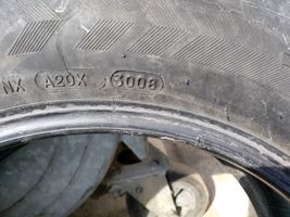 Volkswagen Golf IV Pneus d’hiver R15 à crampons BFGOODRICH