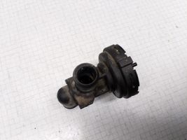 Opel Vectra B Carcasa del termostato 90457649