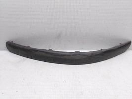 Volkswagen PASSAT B5 Moulure de pare-chocs avant 3B0807717