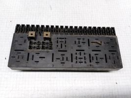 Audi 100 200 5000 C3 Module de fusibles 443941822A