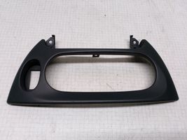 Renault Megane I Console centrale, commande chauffage/clim 7700841057