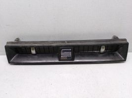 Seat Toledo I (1L) Maskownica / Grill / Atrapa górna chłodnicy 1L0853653