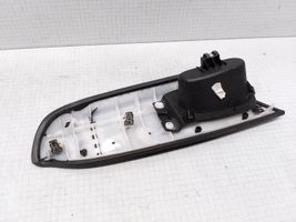 Nissan Almera N16 Muu etuoven verhoiluelementti 80947BM700