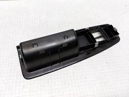 Volkswagen Polo Support bouton lève vitre porte avant 6Q1867171E