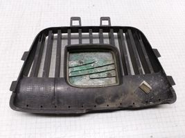 Seat Cordoba (6K) Maskownica / Grill / Atrapa górna chłodnicy 6K0853654D