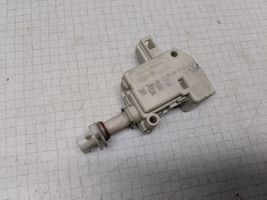 Volkswagen Bora Keskuslukituksen kytkin 3B0959782