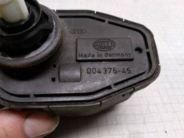 Audi 100 S4 C4 Motor de ajuste de nivel del faro delantero 00437545