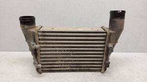 Volkswagen PASSAT B5 Chłodnica powietrza doładowującego / Intercooler 058145805C