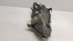 Toyota Corolla E120 E130 Lampa przednia 20B051B