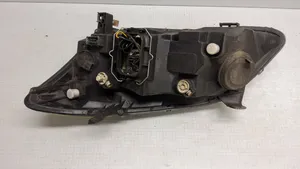 Toyota Corolla E120 E130 Lampa przednia 20B051B