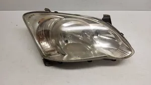 Toyota Corolla E120 E130 Lampa przednia 20B051B