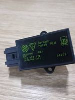 Volkswagen Touran I Seat heating relay 7L0959772