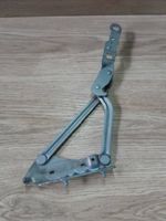 Renault Megane II Tailgate/trunk/boot hinge 011067