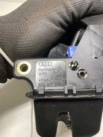 Audi A4 S4 B6 8E 8H Aizmugurējā pārsega slēdzene 8E5827505