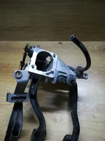 Volkswagen PASSAT B5 Pedal assembly 8D1721117E