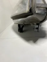 Opel Zafira A Lampa przednia 89100055