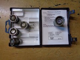 KIA Picanto Anti-theft wheel nuts and lock AC09411013
